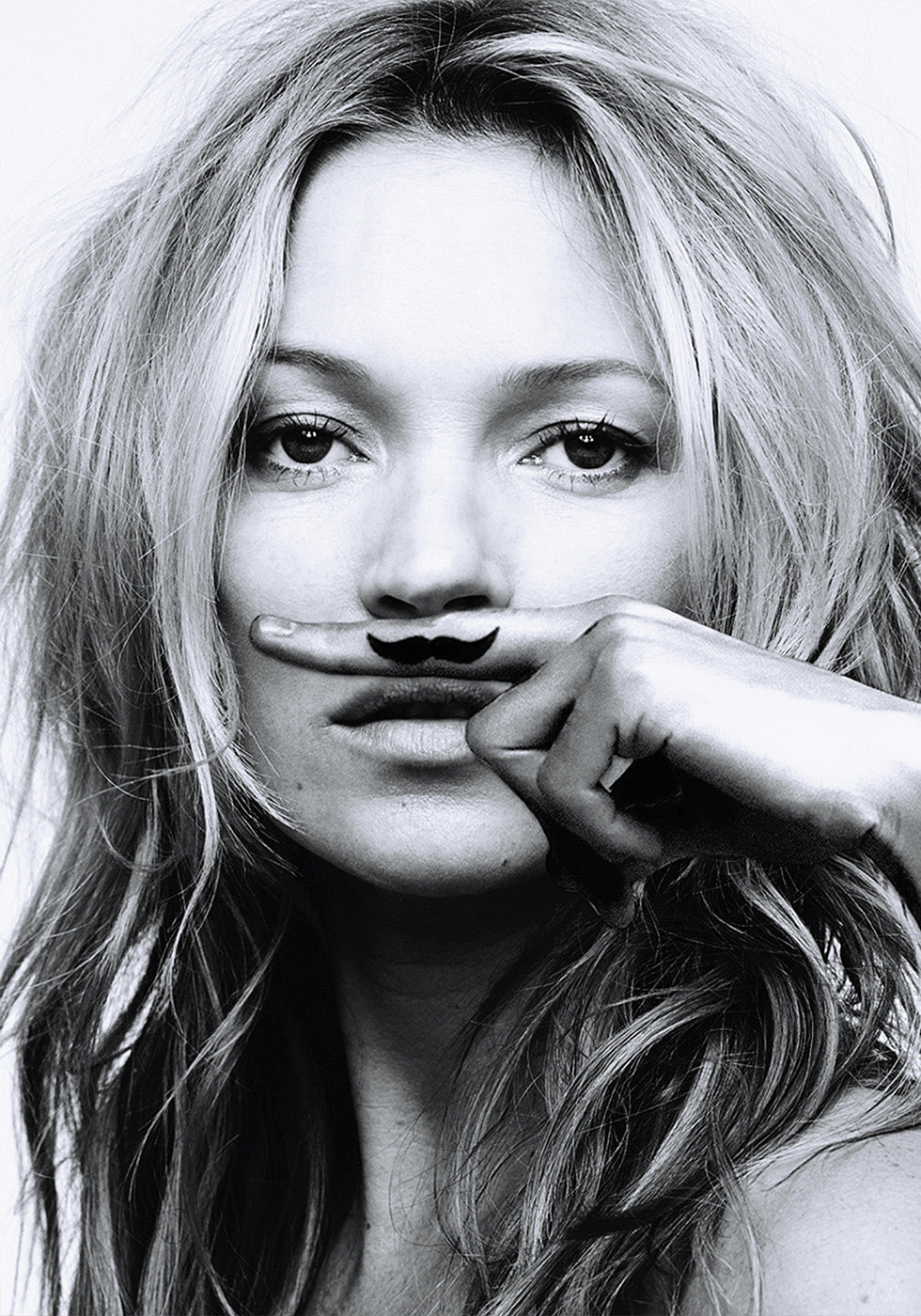 Poster „Schnurrbart imitiert“ von Kate Moss