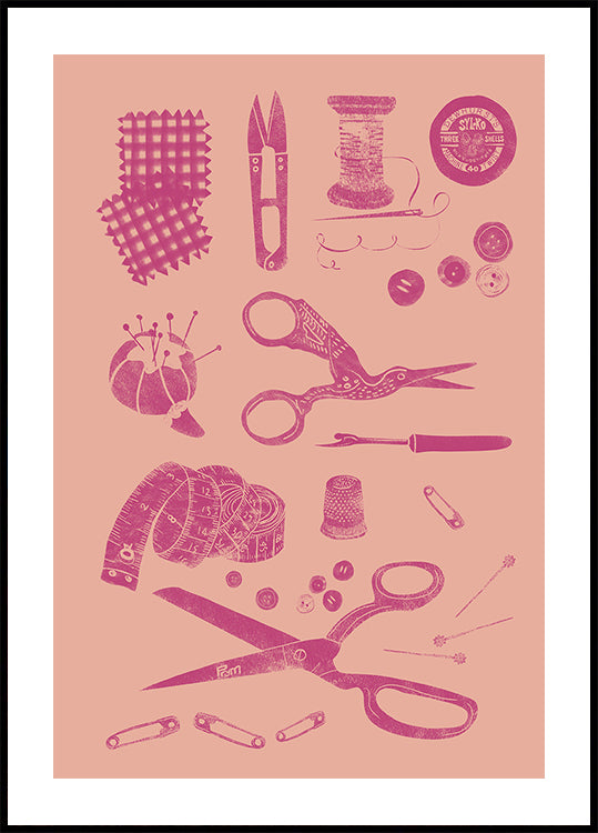 Das Bild ist eine Sammlung verschiedener Näh- und Bastelwerkzeuge und -materialien, darunter Scheren, Stecknadeln, Nadeln, Knöpfe und Maßband, alle in einem rosa Farbschema dargestellt.