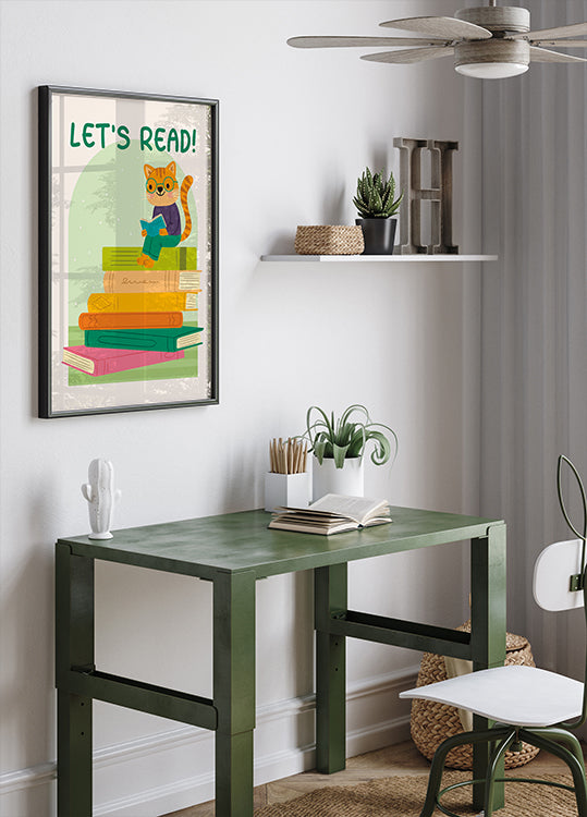 Katze liest auf Bücherstapel, lasst uns lesen Poster 
