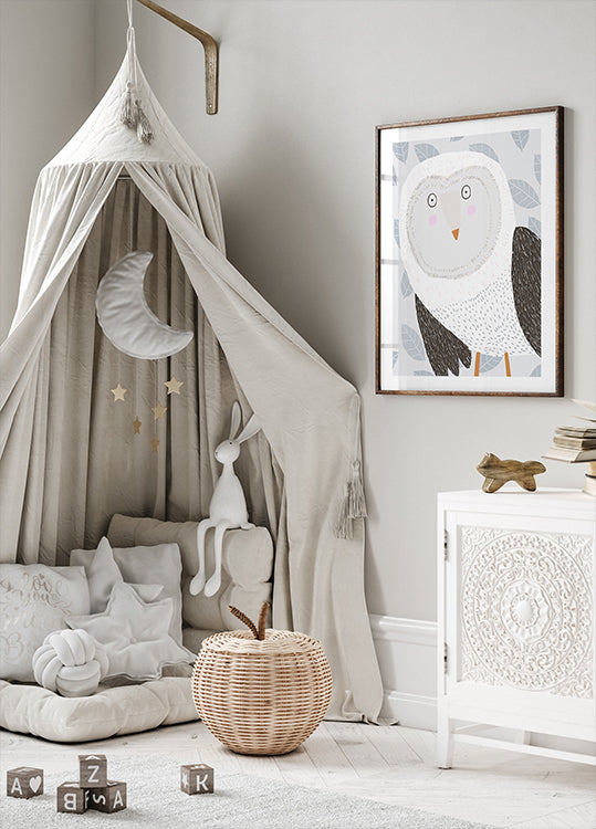 Lustige Wintereule mit grauem Blattmuster von der Künstlerin Carla Daly (NEU)