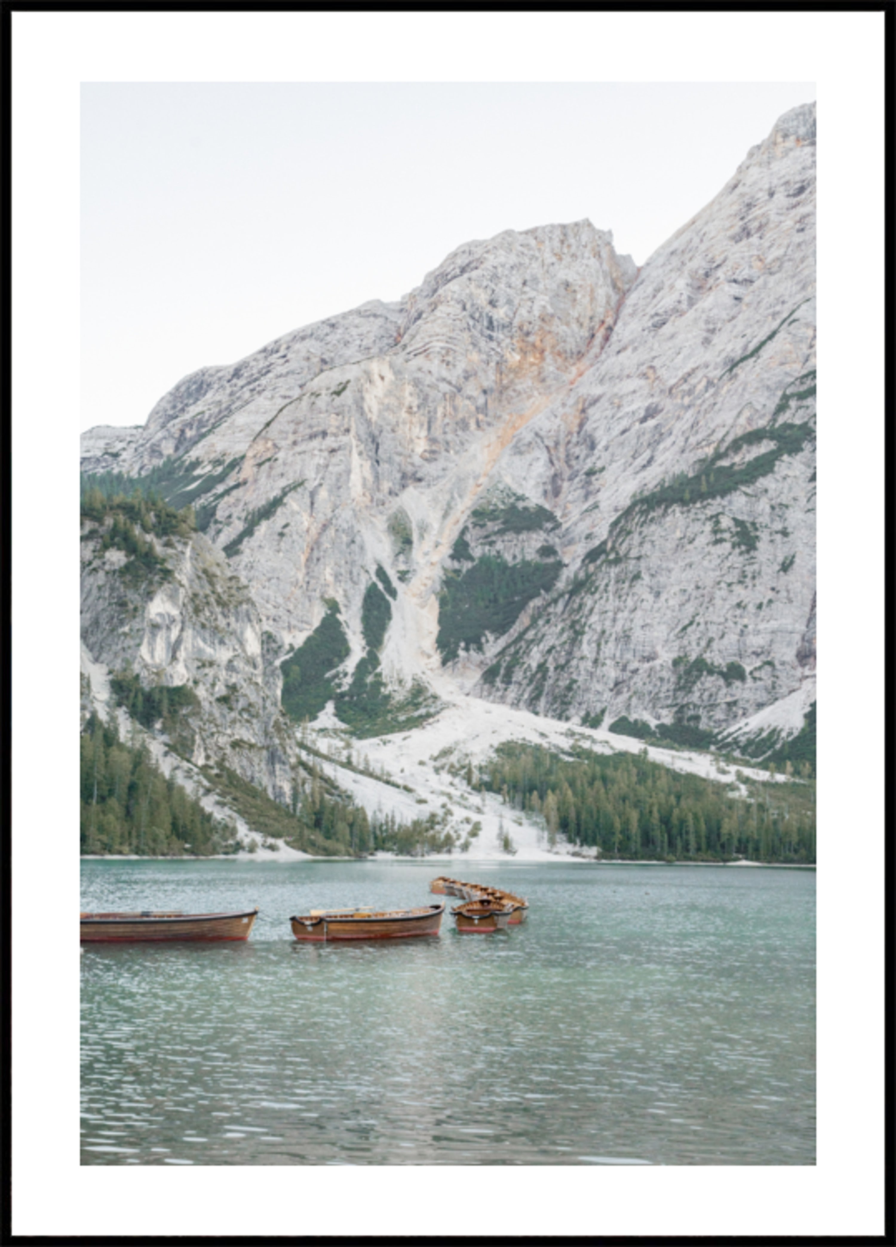 Ruhiger Bergsee